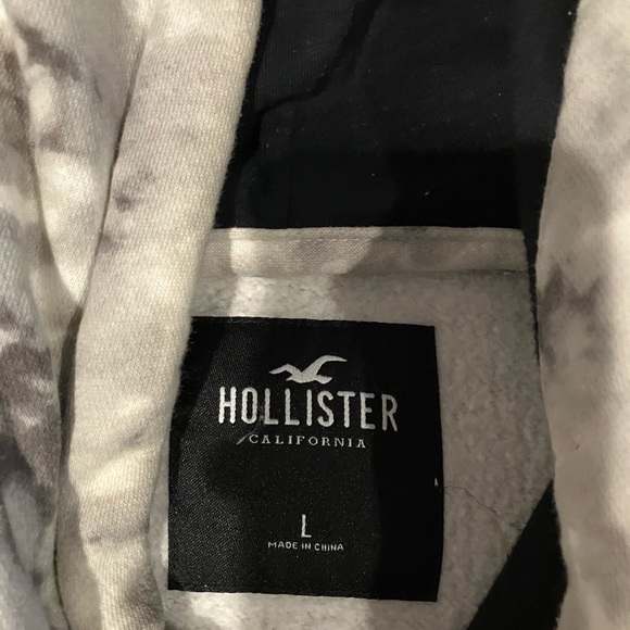 Hollister Branded White/Black Hoodie - Picture 2 of 3
